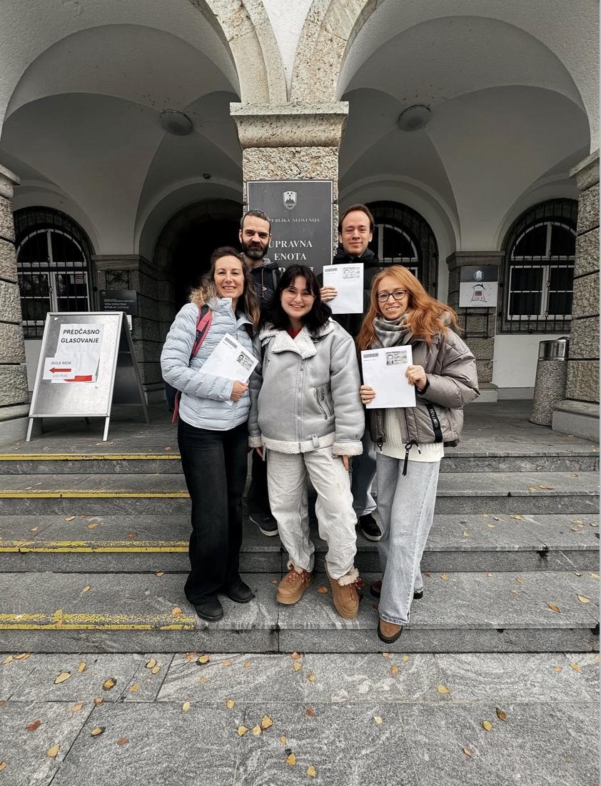 Клиенты с картами ВНЖ у Upravna enota Ljubljana